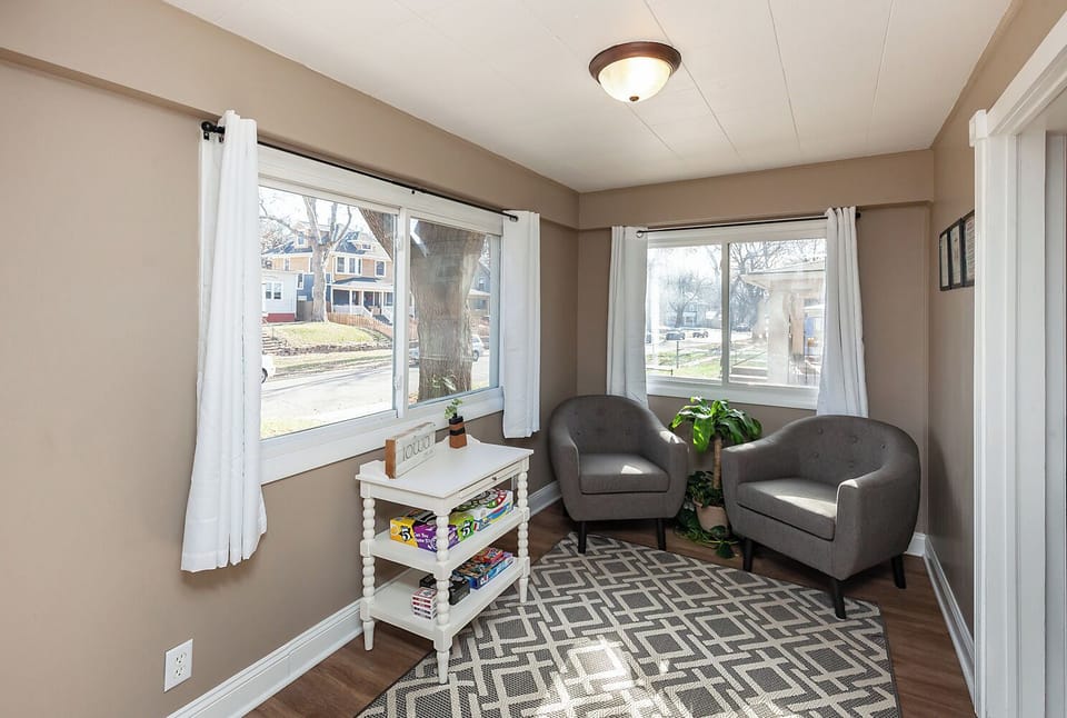 Another angle of the entryway. Seating area