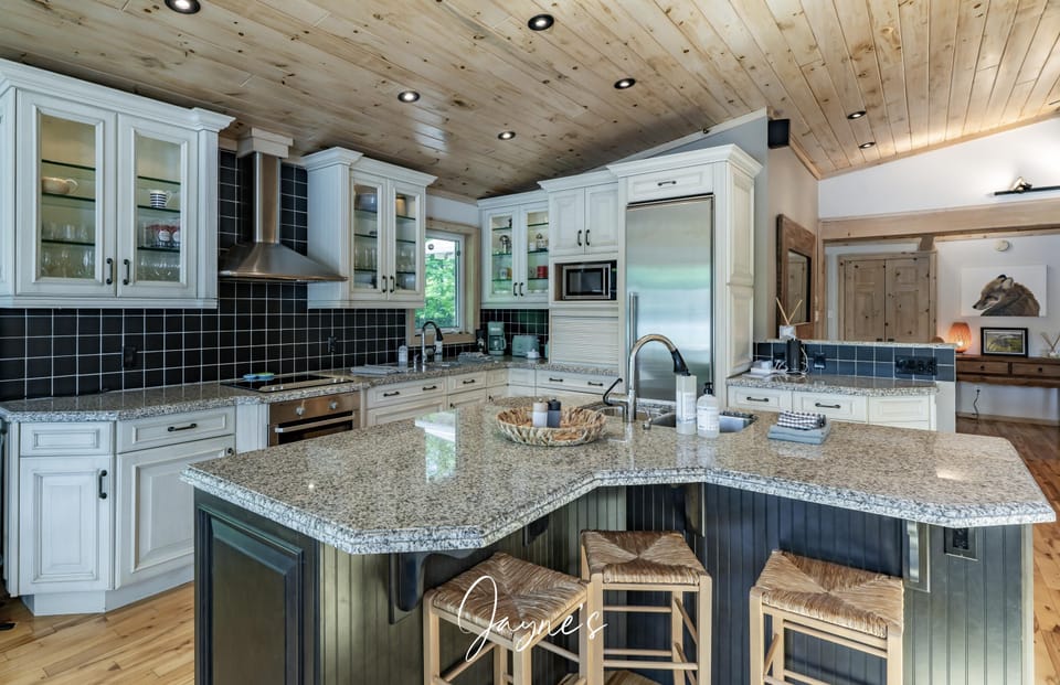 Kitchen &amp; Bar Seating (2)