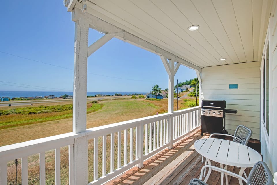 Covered deck with Ocean Views &BBQ Grill
