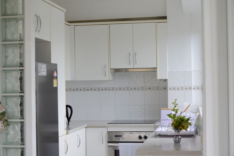 Full kitchen