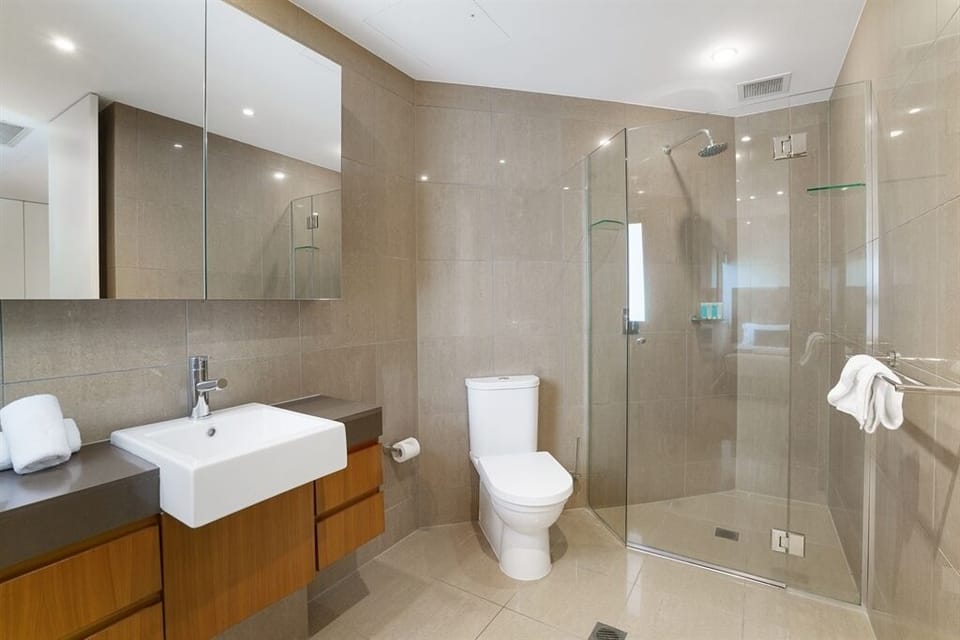 2nd Bathroom