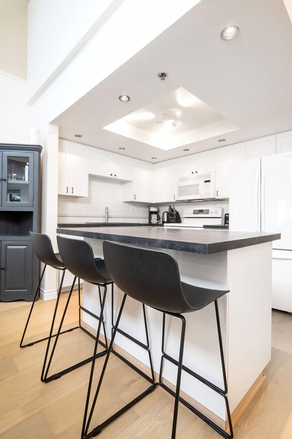 The layout is ideal for both casual snacks and full dinners.