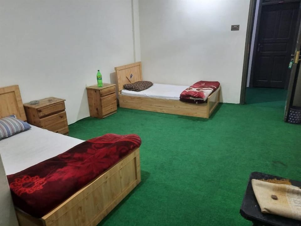 Room | Iron/ironing board (on request)