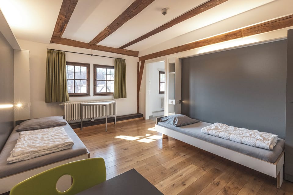 Twin Room, 2 Twin Beds | Hypo-allergenic bedding, desk, free WiFi, bed sheets