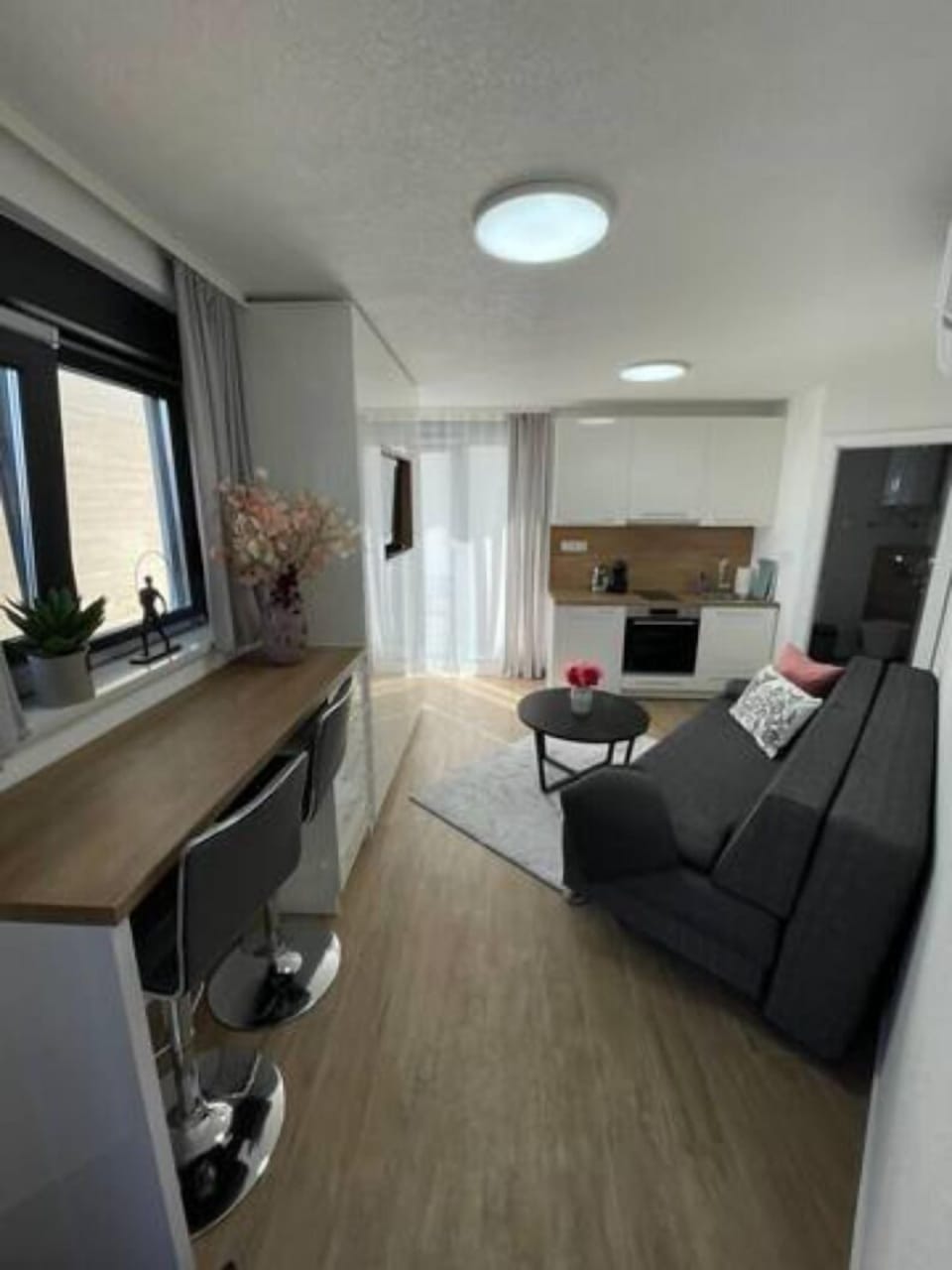Deluxe Studio | Private kitchen | Fridge, stovetop, electric kettle, cookware/dishes/utensils