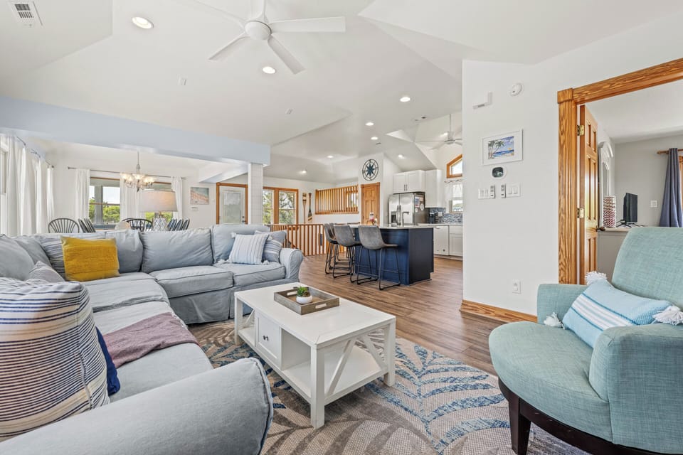 Great Room - Top Level