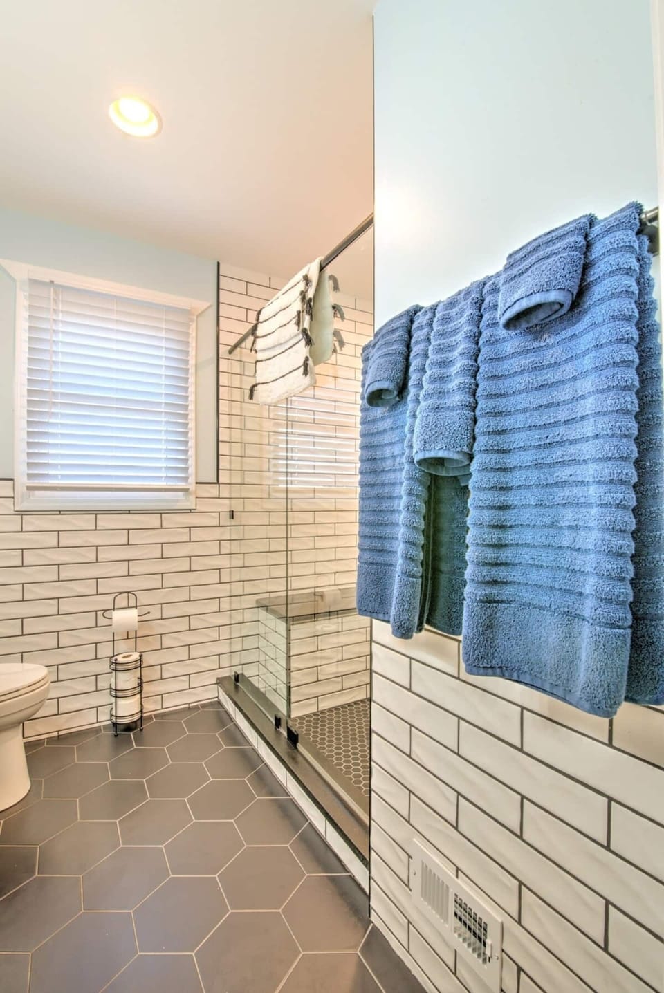 Towels and essential toiletries are provided for you, so you do not have to bring your own.
