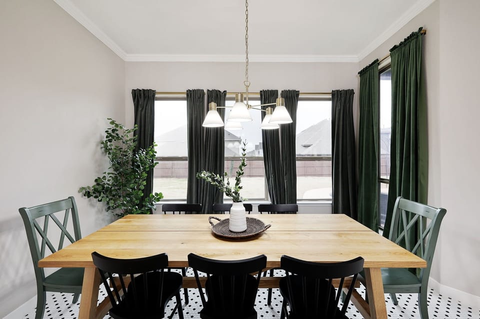 With iconic tile flooring, plenty of natural light, and matching green accents throughout, we’ve brought the restaurant setting to you! Bon appetite!