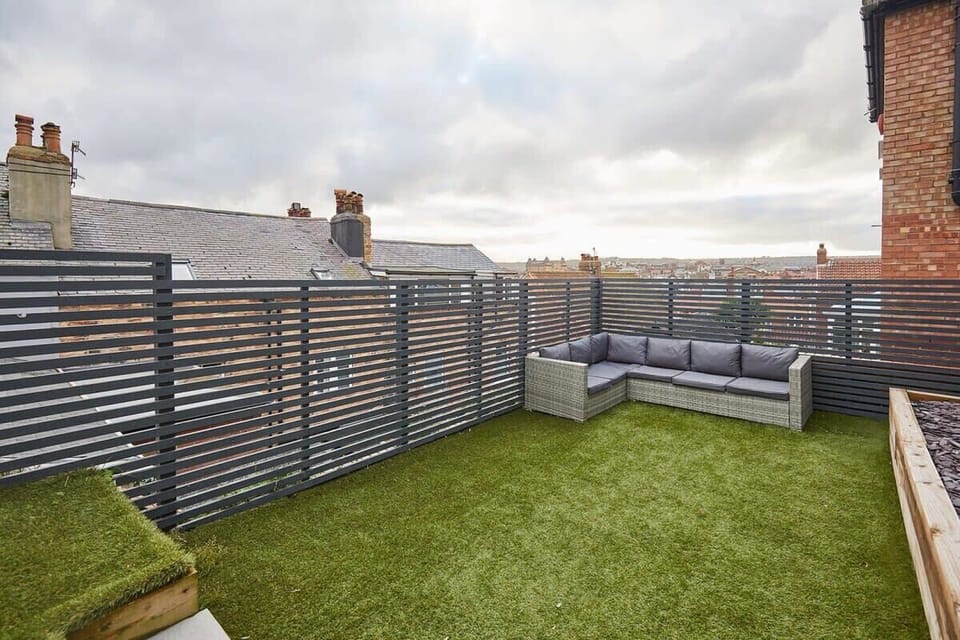 Watch House, Scarborough - Host & Stay
