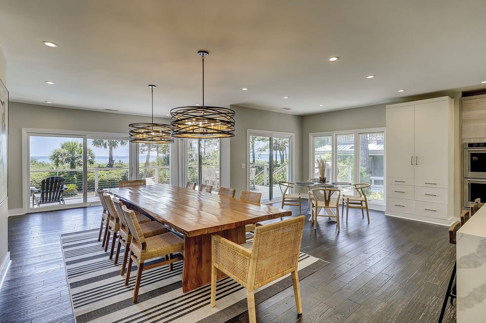 Dining/Breakfast Area