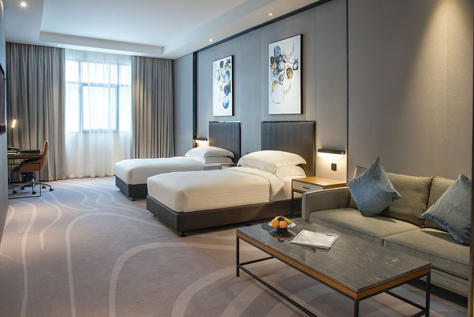 Premier Twin Room | Hypo-allergenic bedding, minibar, in-room safe, desk