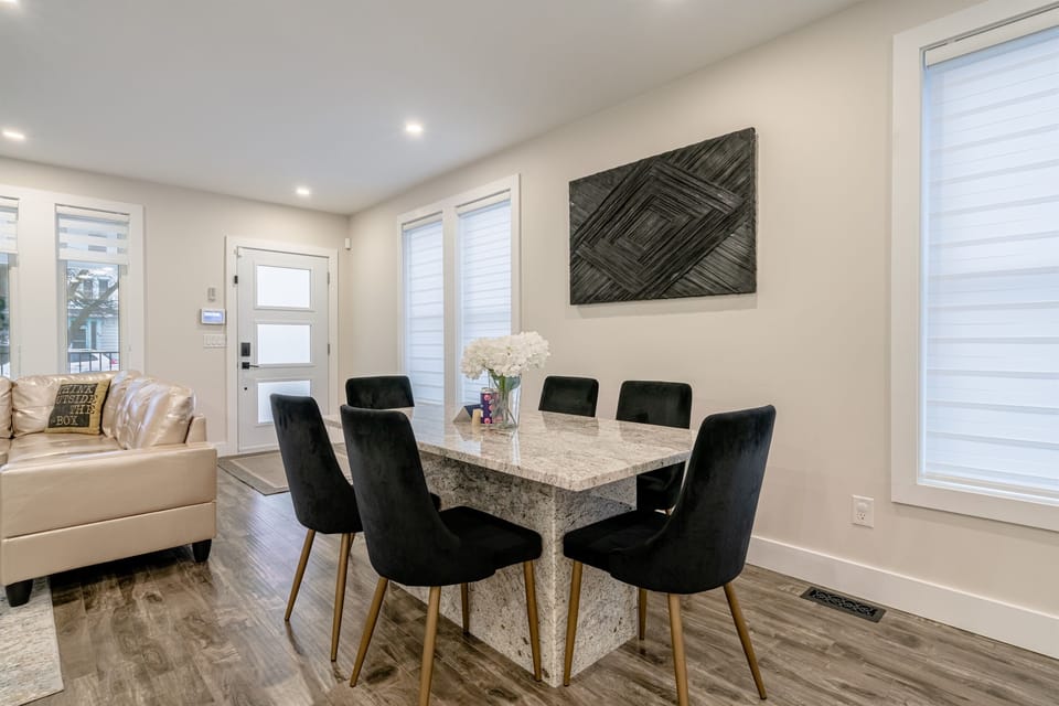 Modern Dining for 6