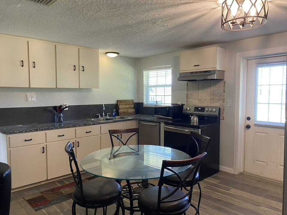 Dining area/Kitchen