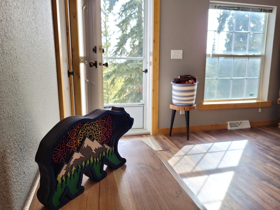 Thoughtful, unique and personal touches are found throughout the cabin