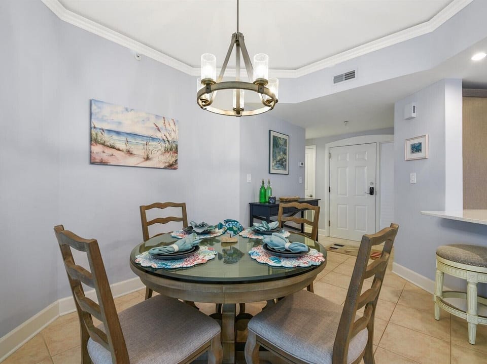 Dining Area with Seating for Four at 3110 Windsor Court South