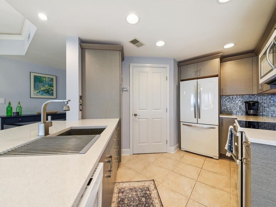 Kitchen at 3110 Windsor Court South