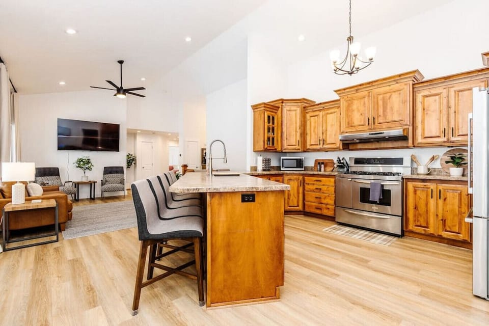 The open floor design allows for food, dining and fun together.