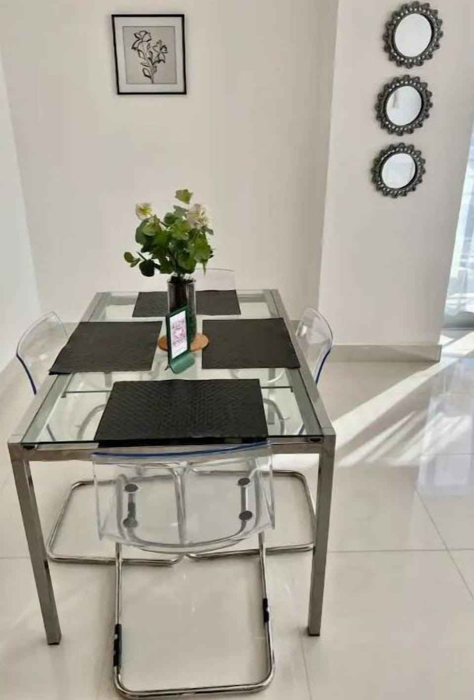 Dining Room/ Comedor