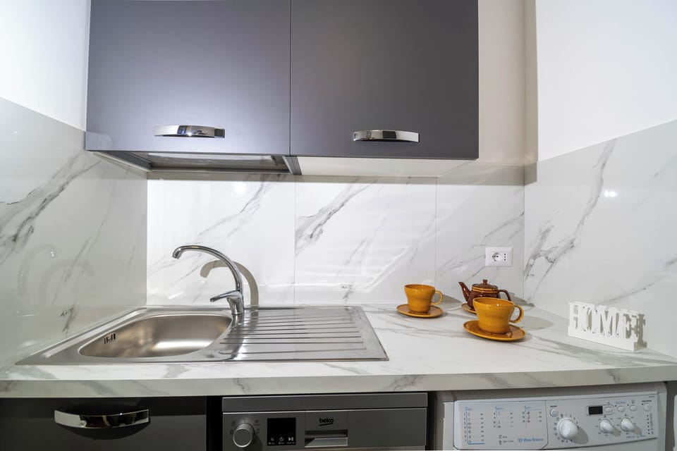 Apartment, 2 Bedrooms, Accessible, Balcony | Private kitchen