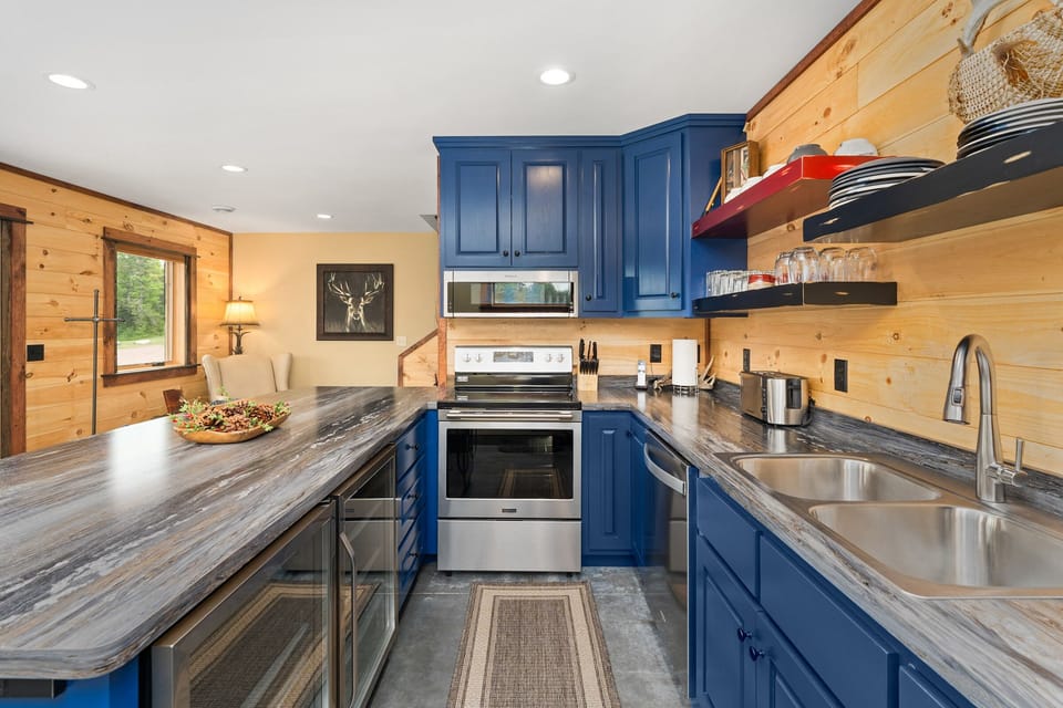 Beautifully equipped kitchen