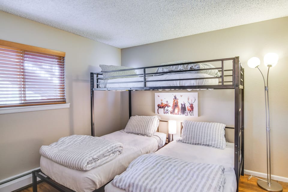 Bedroom 2 | 2 Twin Beds | Lofted Twin Bed | Washer & Dryer