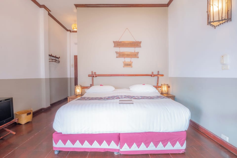 Superior Double or Twin Room, Balcony | Minibar, desk, blackout drapes, soundproofing