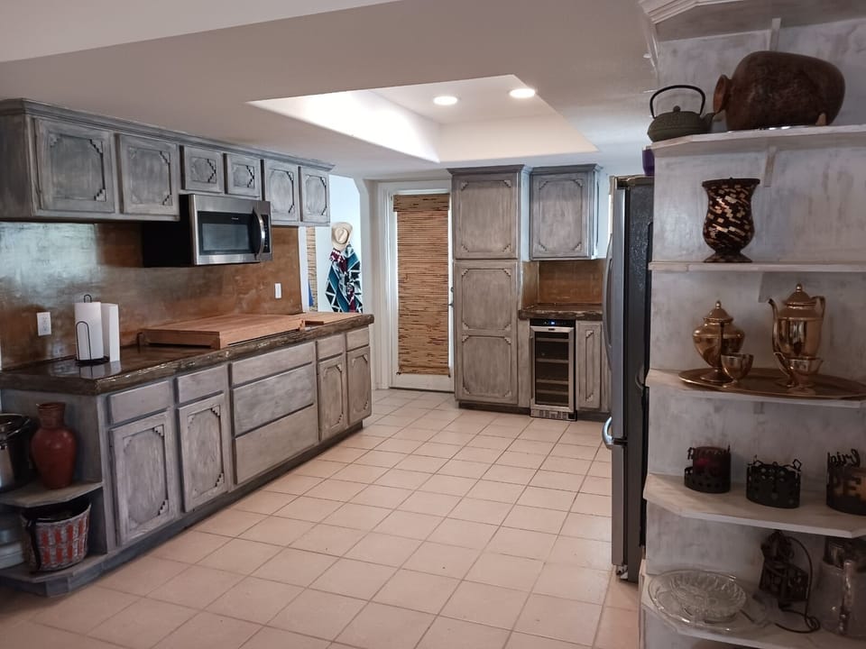 Gourmet kitchen for the pickiest cooks. 
