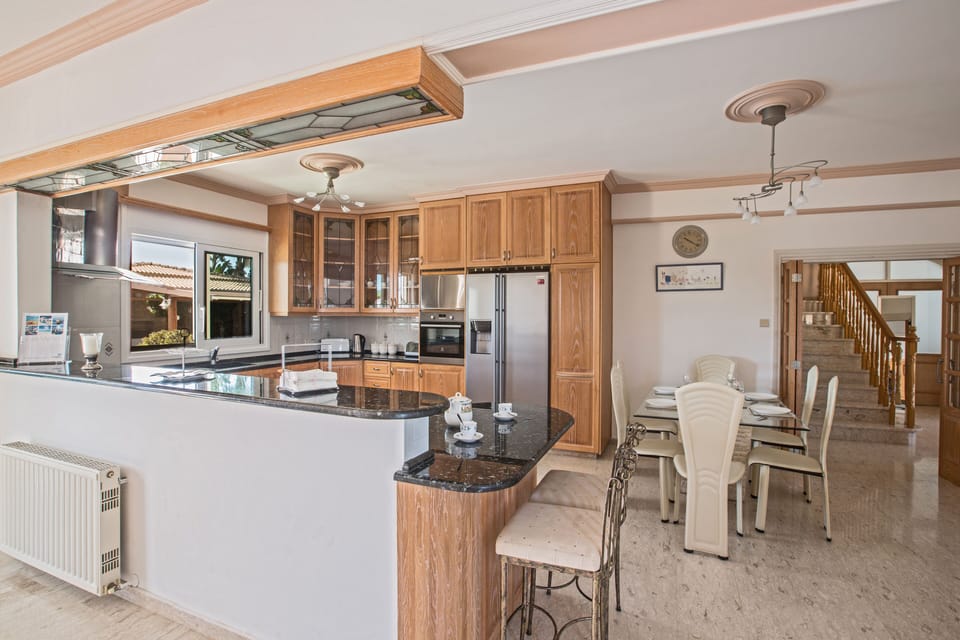 Villa, 5 Bedrooms, Accessible, Private Pool | Private kitchen