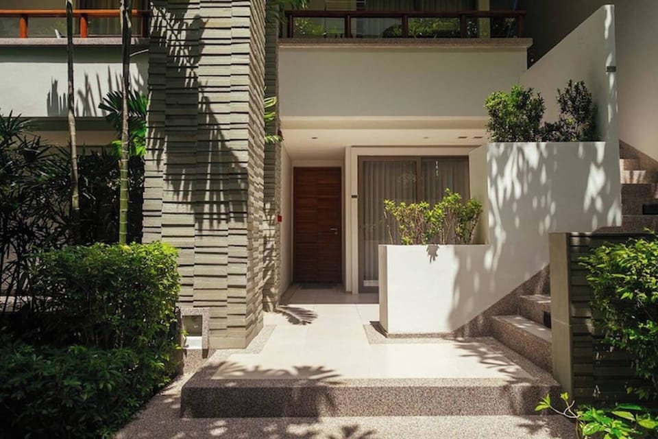 Apartment, 2 Bedrooms, Smoking, Private Pool | Property entrance