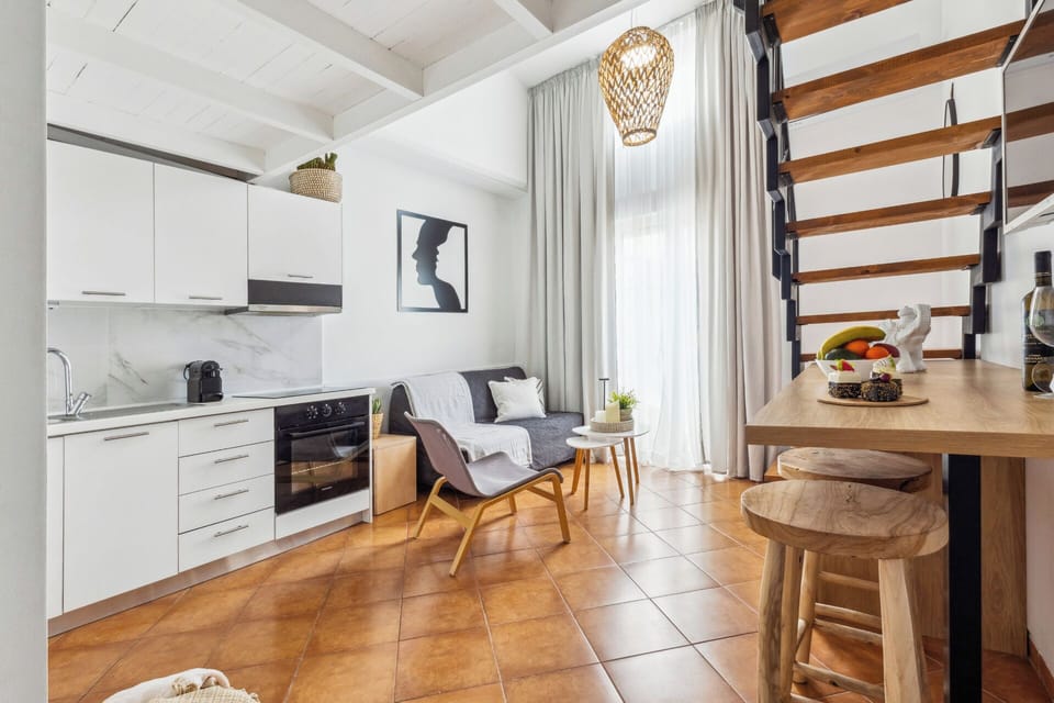 Apartment, 1 Bedroom, Balcony, City View | Living room