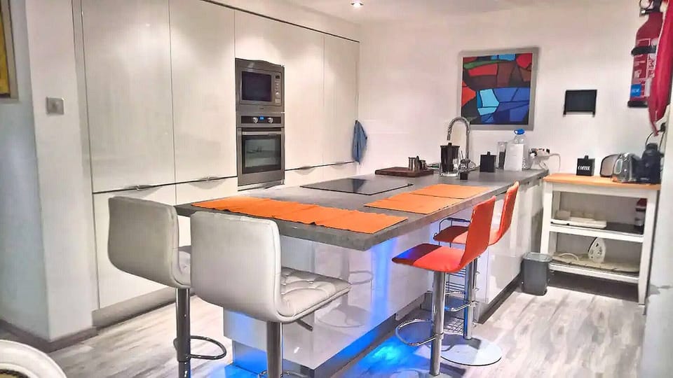 Apartment, 2 Bedrooms, Balcony, Garden View | Dining