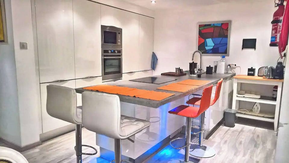 Apartment, 2 Bedrooms, Balcony, Garden View | Dining