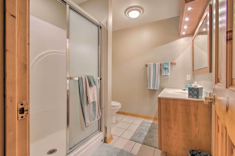 Full Bathroom | Upper Level