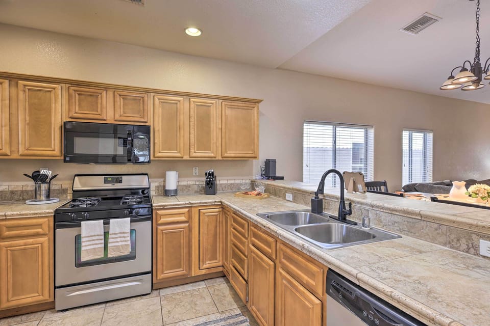 Kitchen | Main Level | Coffee Maker | Toaster | Blender