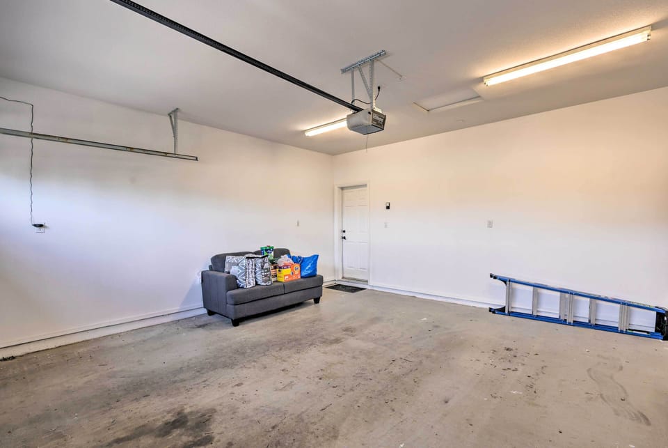 Parking | Garage (2 Vehicles) | Driveway (2 Vehicles)