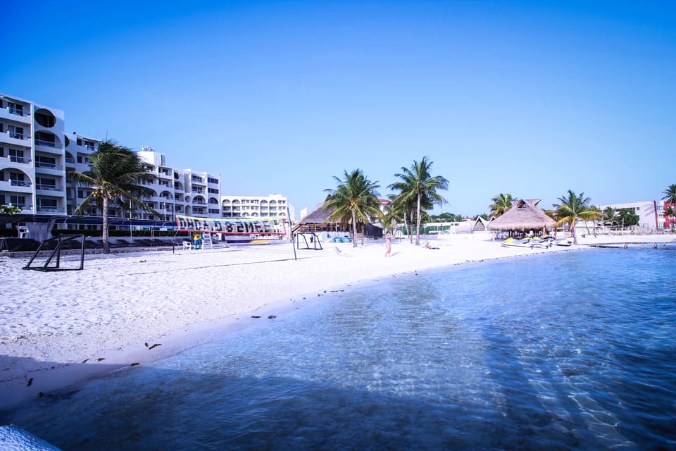 Aquamarina Beach Hotel Hotel in Cancun
