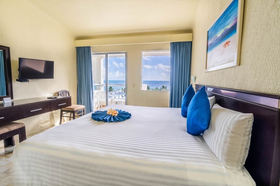 Standard Room, Balcony | In-room safe, blackout drapes, iron/ironing board, free WiFi