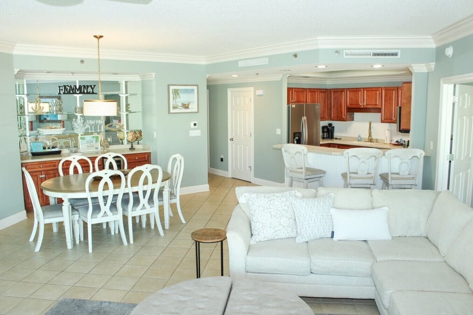 Open air design lets the unit feel open and spacious even with people in it.