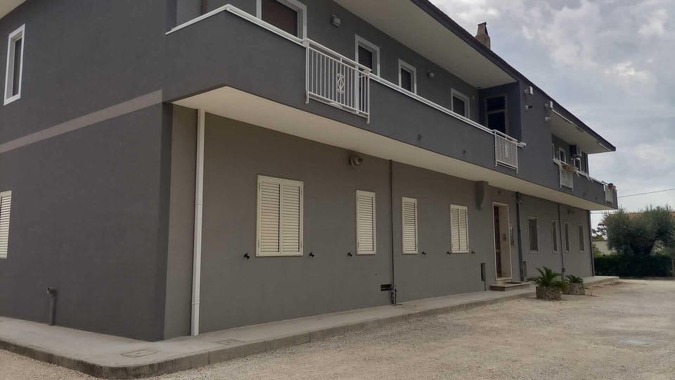 Shared Dormitory, 2 Bedrooms, Balcony | Front of property