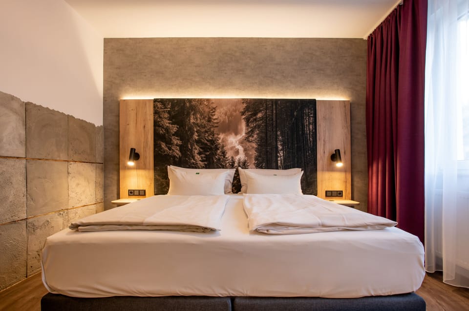 Deluxe Double Room | Premium bedding, minibar, in-room safe, desk