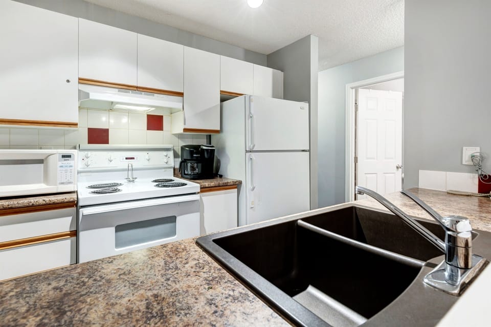 Well equipped Kitchen