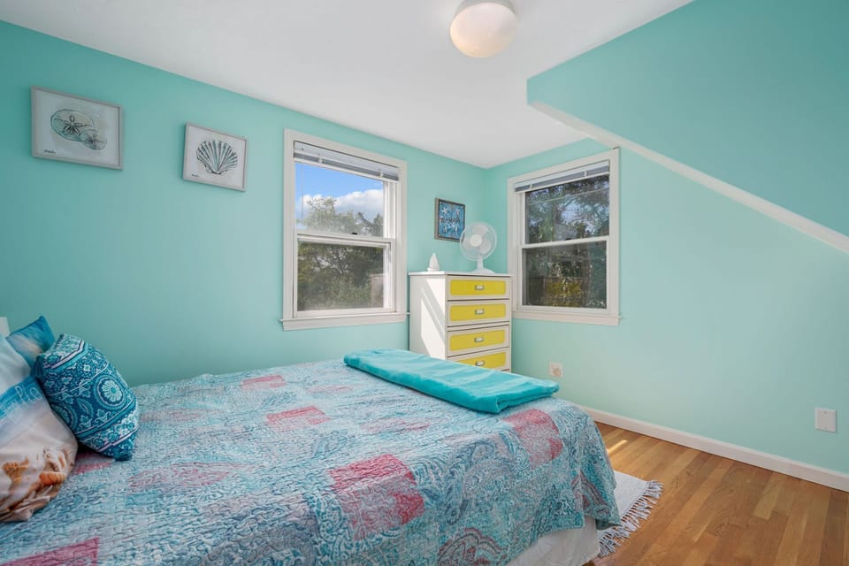 Main floor double bed room