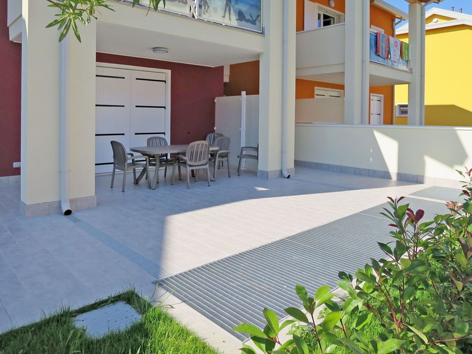 Plant, Property, Building, Shade, Table, Chair, Urban Design, Land Lot, Window, Road Surface