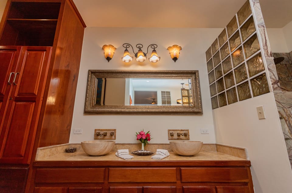 2 Bedroom Condo | Bathroom | Free toiletries, hair dryer, towels, shampoo