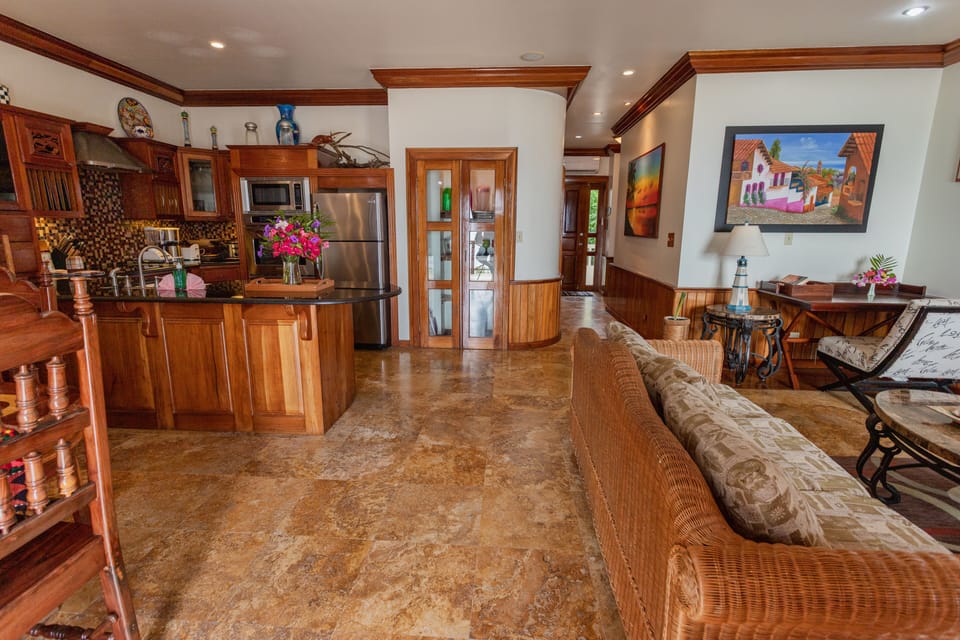 2 Bedroom Condo | Private kitchen | Cookware/dishes/utensils