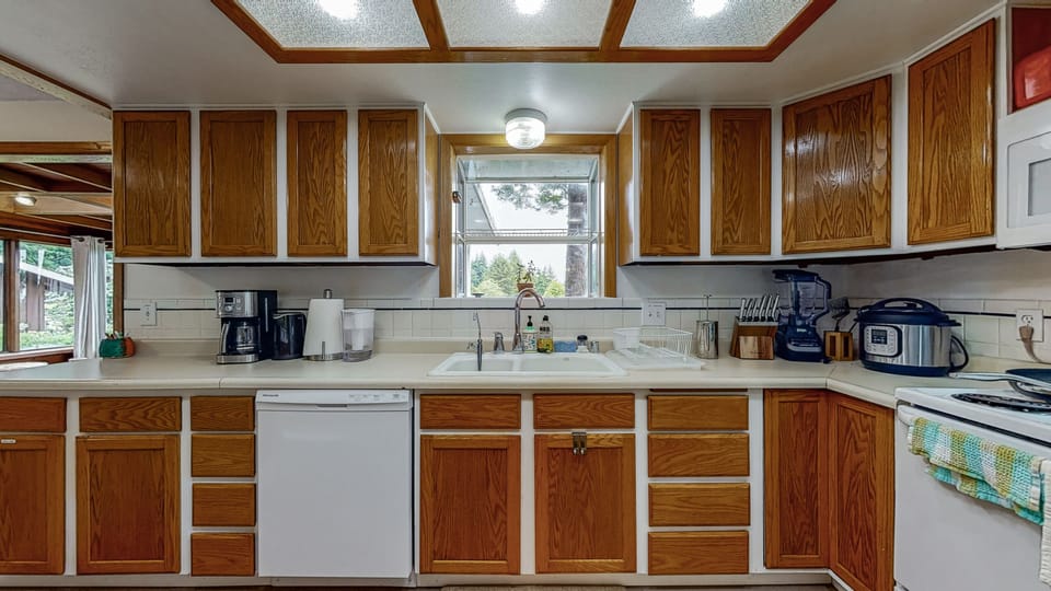 Upstairs kitchen 