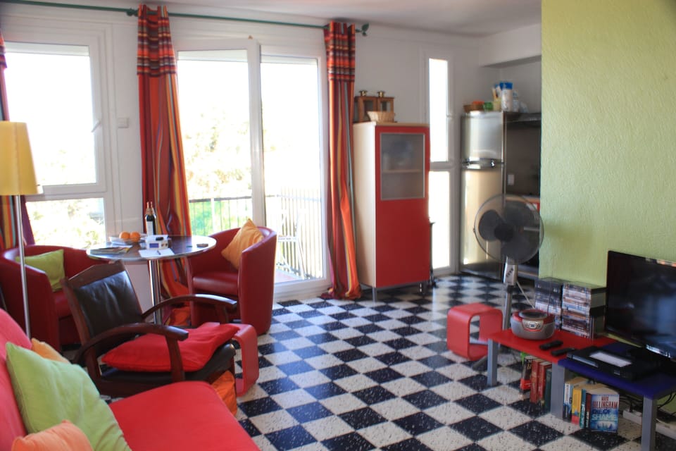 Lounge / Kitchen