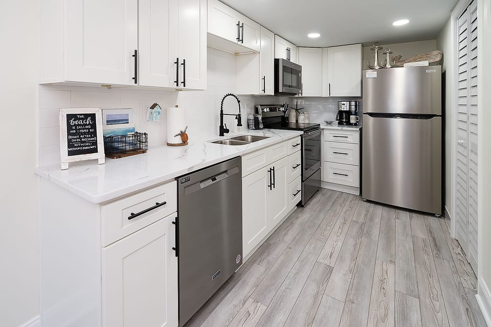 Completely remodeled kitchen - everything is new. 