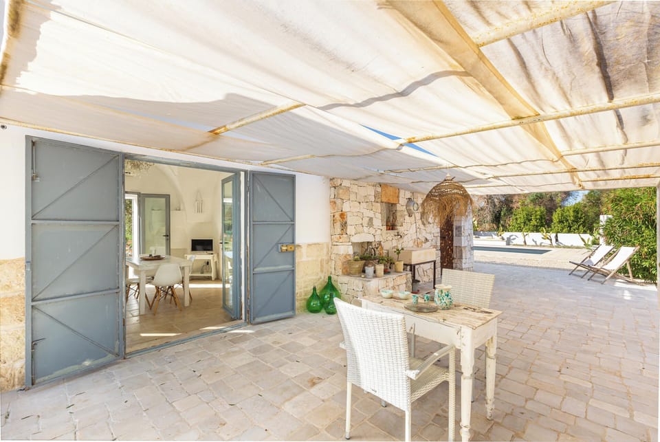House | Outdoor dining