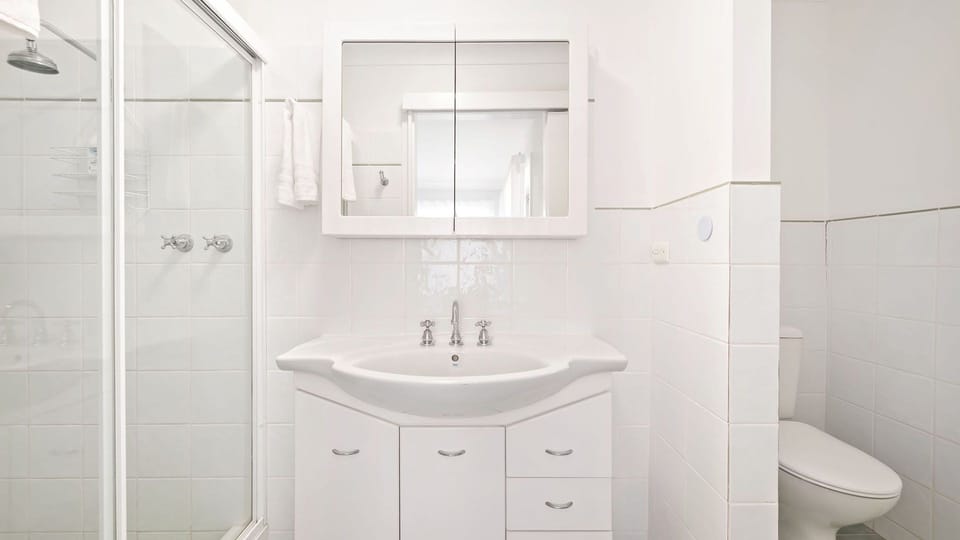 Ensuite to Master Bedroom